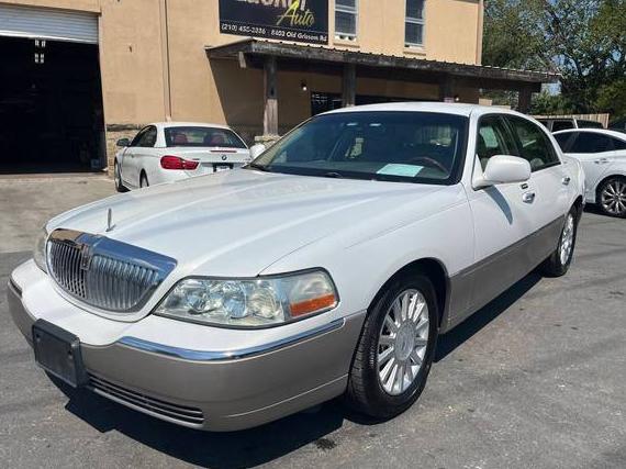 LINCOLN TOWN CAR 2003 1LNHM82WX3Y623926 image LINCOLN TOWN CAR 2003 1LNHM82WX3Y623926 image